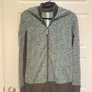lululemon Daily Practice athletica Black and Teal Chevron Zip-Up Hoodie